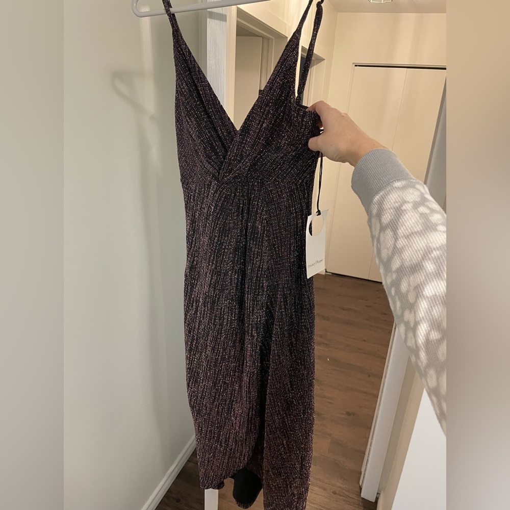 Sparkly fitted midi dress. Size small. Never worn